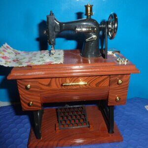 Music Sartorius Sewing Machine Revolving Wind Up Musical Box